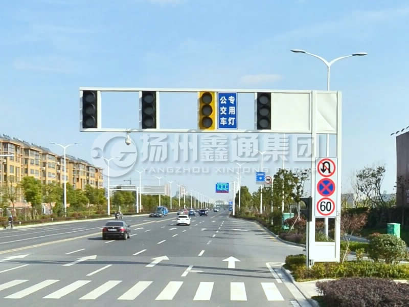 XHDG-024，框架信號燈桿，揚(yáng)州信號燈桿